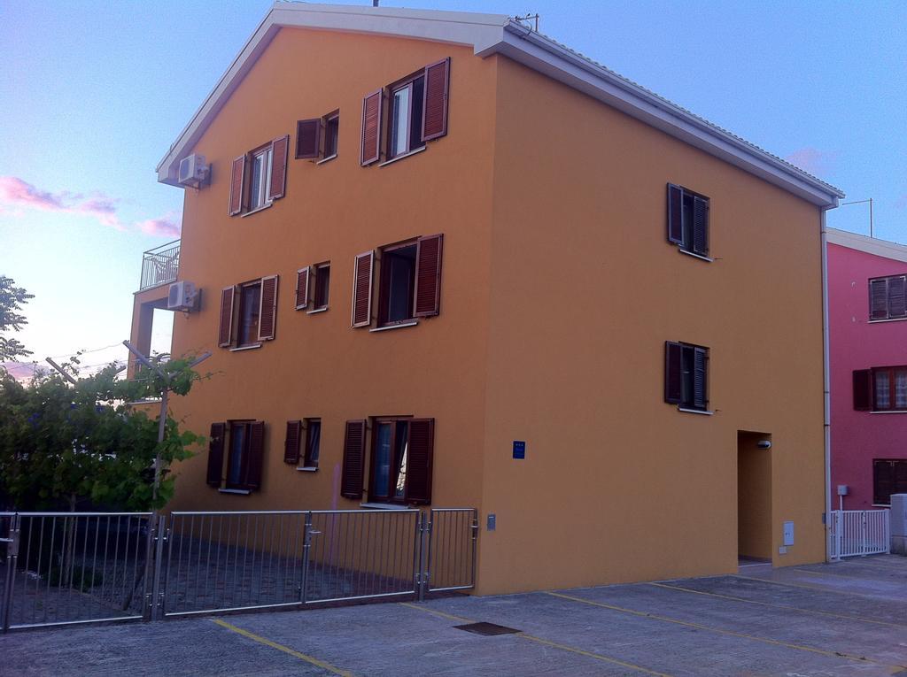 Apartments Leona & David مالينسكا الغرفة الصورة