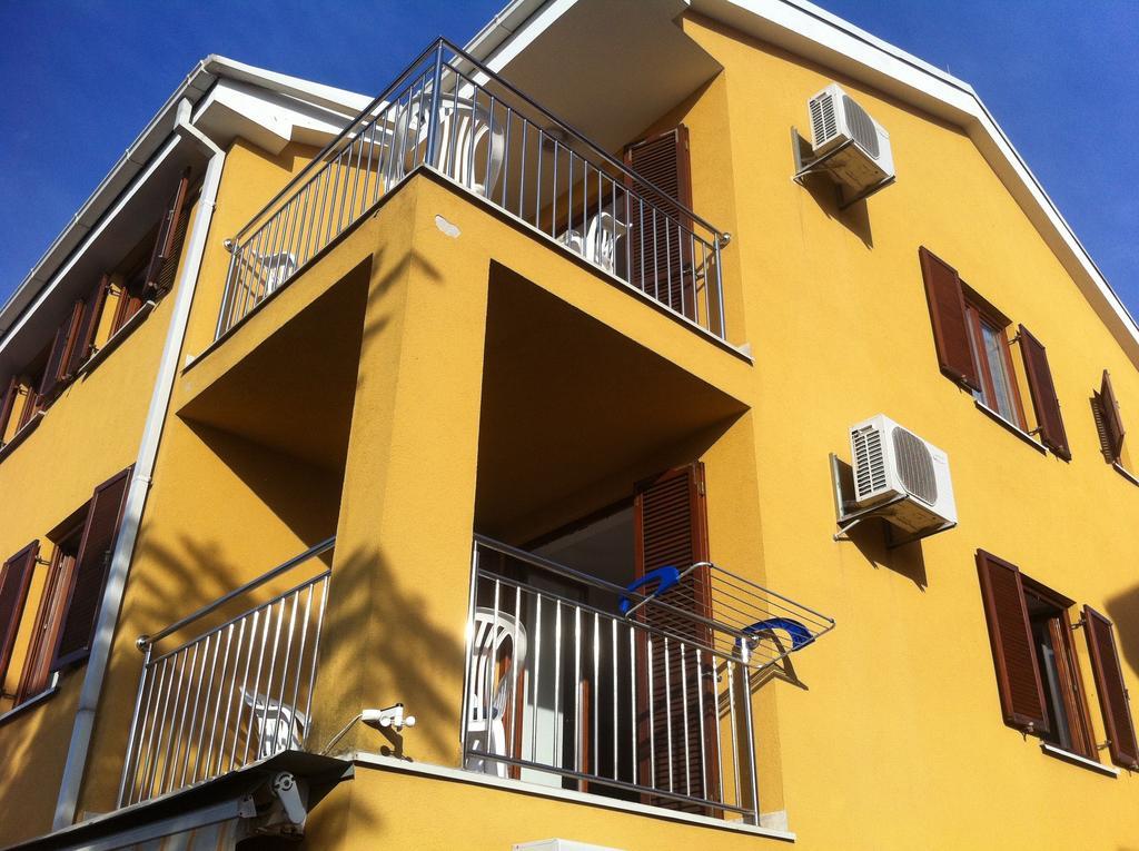 Apartments Leona & David مالينسكا الغرفة الصورة